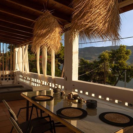 Seaview Apartment - Poros Relaxing Beachfront Flat Poros Town Екстериор снимка