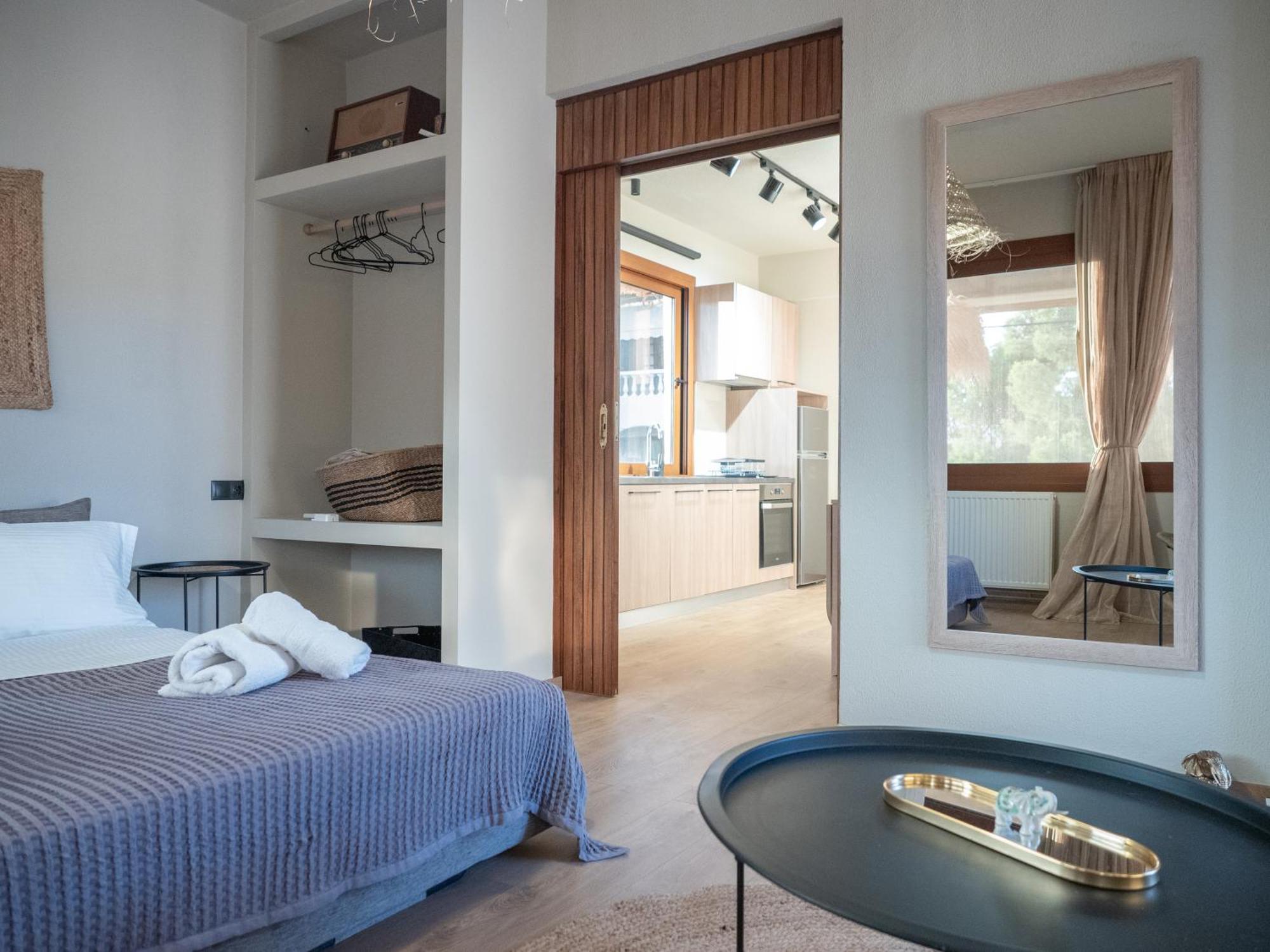 Seaview Apartment - Poros Relaxing Beachfront Flat Poros Town Екстериор снимка
