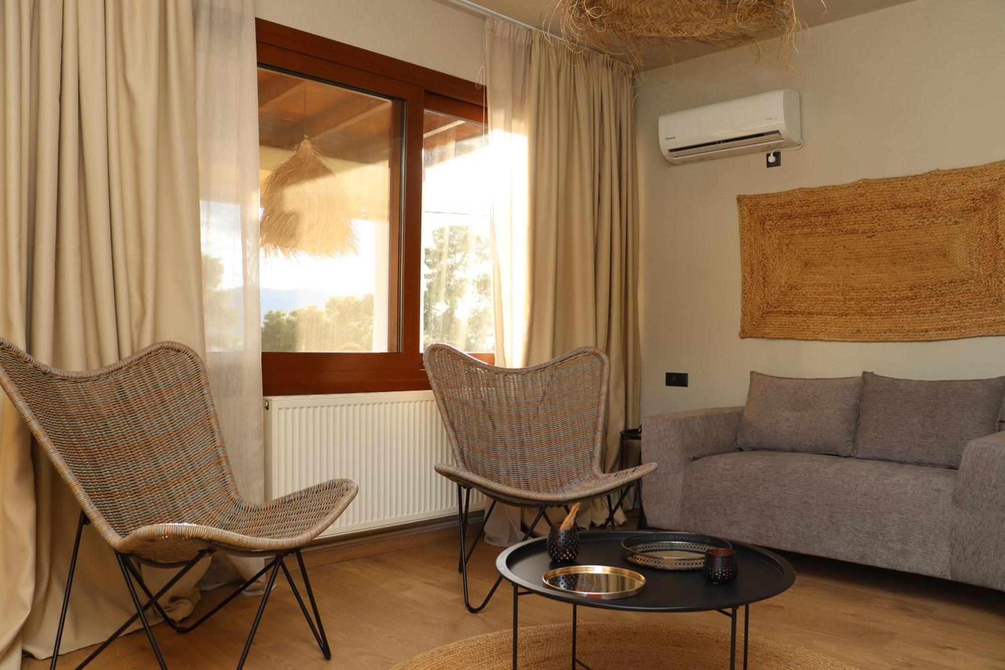 Seaview Apartment - Poros Relaxing Beachfront Flat Poros Town Екстериор снимка