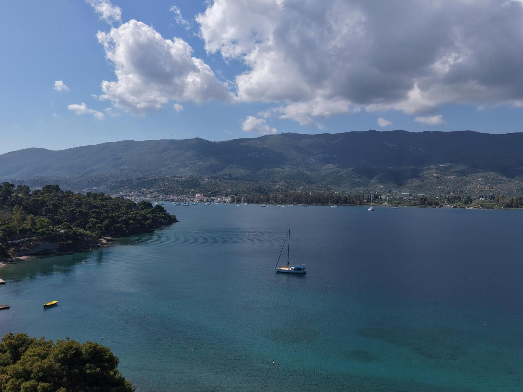 Seaview Apartment - Poros Relaxing Beachfront Flat Poros Town Екстериор снимка