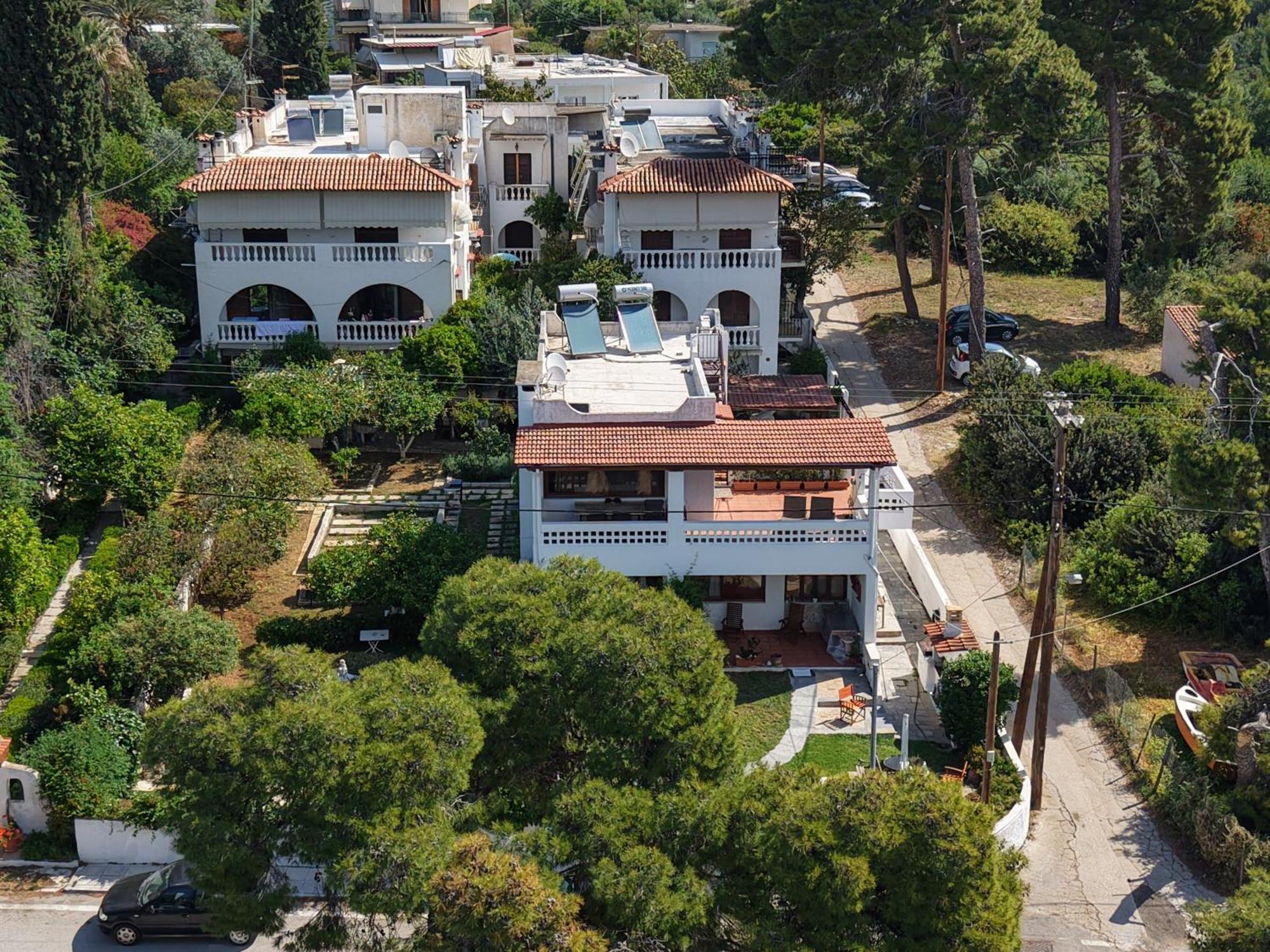 Seaview Apartment - Poros Relaxing Beachfront Flat Poros Town Екстериор снимка